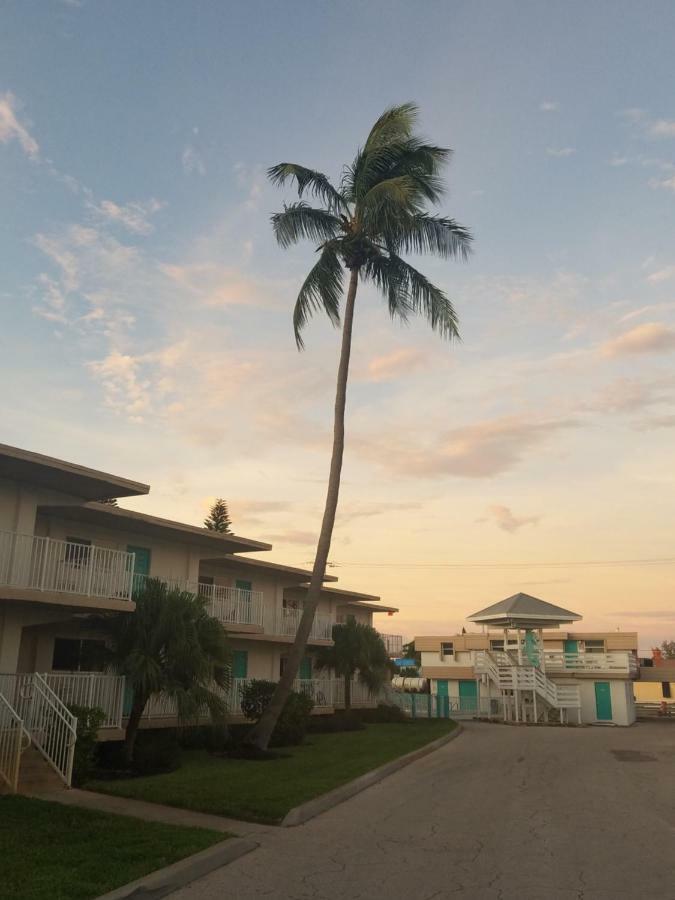 Carousel Beach Inn Fort Myers Beach Exterior foto